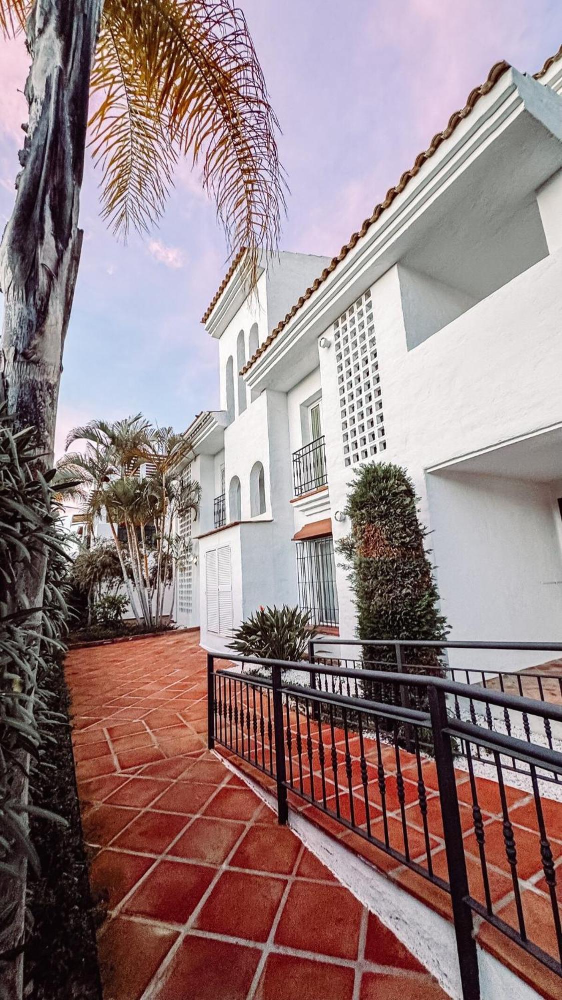 With Pool And Big Terrace With Pool View And Near To Appartement *